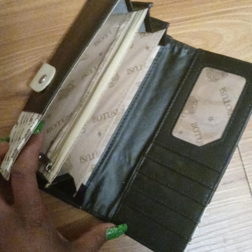 Wallet - Picture 2 of 2